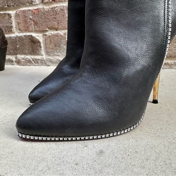 Gucci Black Heeled Boots with Gold Accents - Picture 7 of 9
